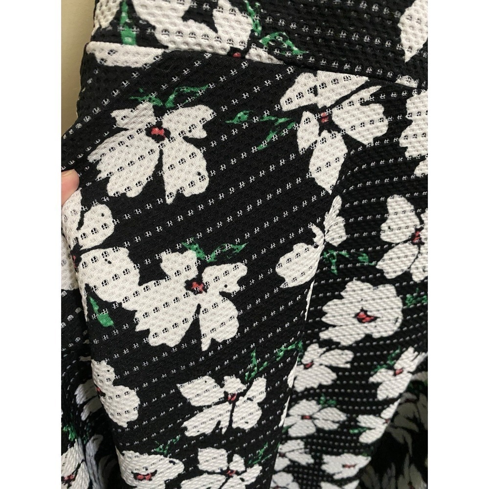 Torrid Women's Fit & Flared Textured Floral Skater Dress Size 16 Black Peplum - Picture 13 of 14